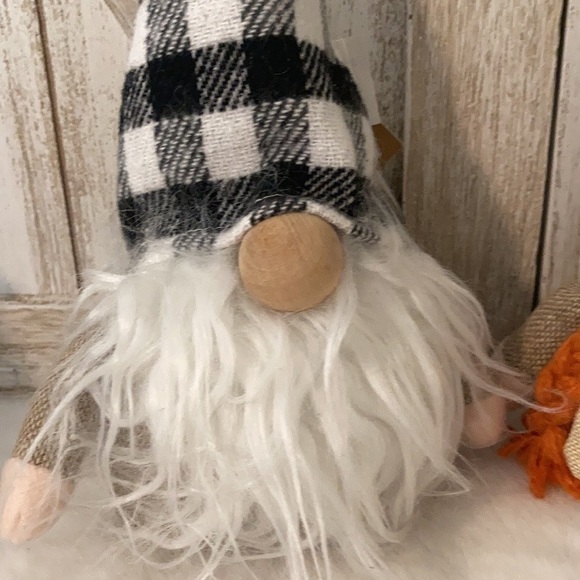 Mini Fall Fabric Gnomes - Picture 2 of 4